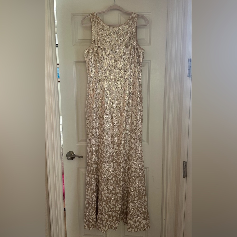 Badgley Mischka Tan Sheath Maxi Dress Spaghetti Strap